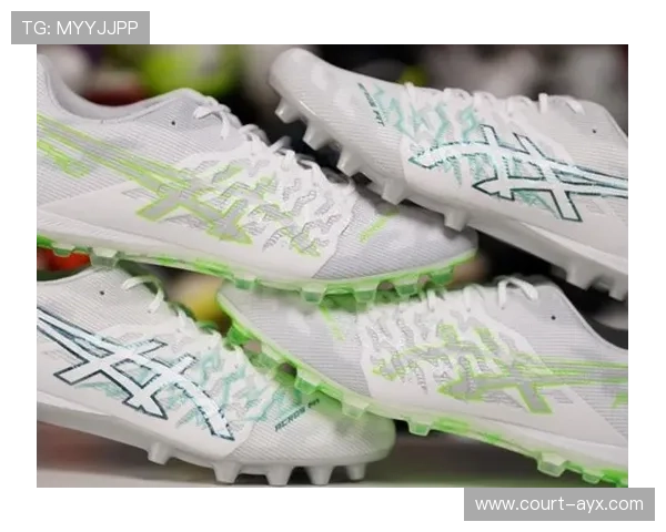 足球鞋与球星鞋的区别解析如何选择适合自己的足球装备